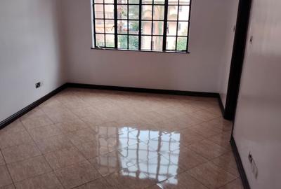 4 Bed Apartment with En Suite in Upper Hill - 3