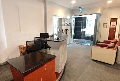 4,505 ft² Office with Parking in Parklands - 3