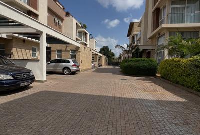 4 Bed Townhouse with En Suite in Lavington