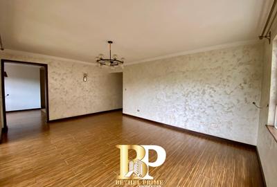 3 Bed Apartment with En Suite in Brookside