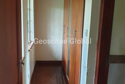 5 Bed House with En Suite in Rosslyn