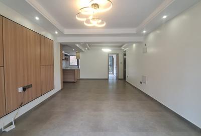 3 Bed Apartment with En Suite at Riverside Dr