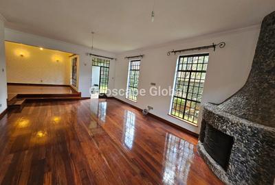 5 Bed Townhouse with En Suite in Spring Valley