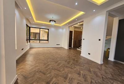 5 Bed Villa with En Suite at Muthangari Road - 3