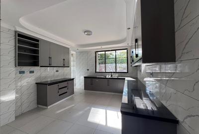 4 Bed Townhouse with En Suite in Karen - 3