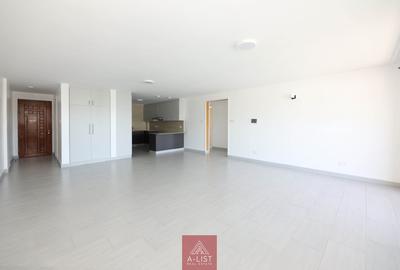 3 Bed Apartment with En Suite at Lavington - 2