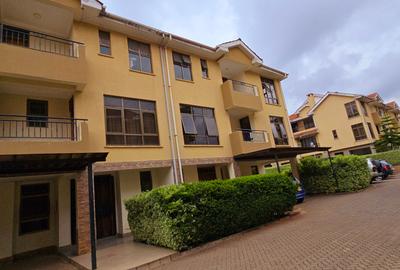 5 Bed Townhouse with En Suite at Lavington Green - 3