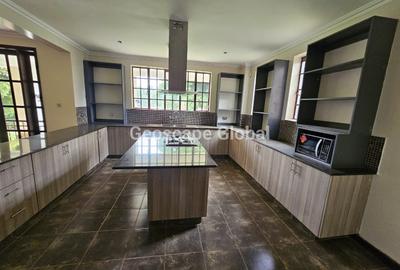 5 Bed House with En Suite in Rosslyn