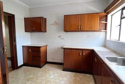 2 Bed Apartment with En Suite in Riverside