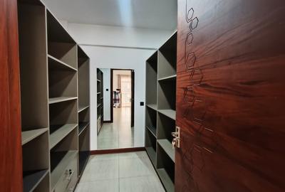 4 Bed Apartment with En Suite at General Mathenge - 4