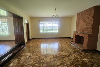 4 Bed House with En Suite in Runda