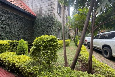 5 Bed Villa with En Suite in Lavington