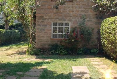 1 Bed House with Garden in Lavington