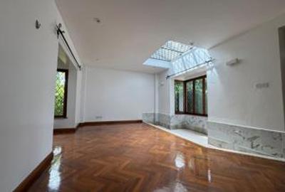 4 Bed House with En Suite in Thigiri