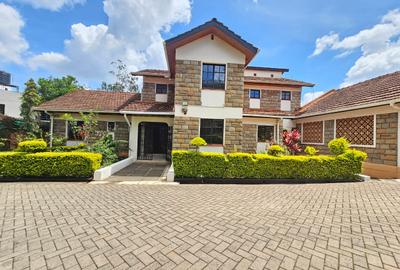 5 Bed House with En Suite in Kyuna