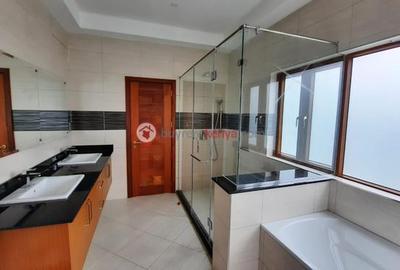 5 Bed Townhouse with En Suite at Lavington