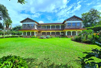 6 Bed House with En Suite in Nyari