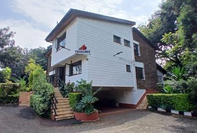 5 Bed House with En Suite in Gigiri