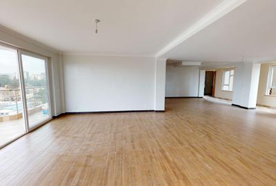 3 Bed Apartment with En Suite at Parklands