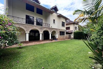 5 Bed Townhouse with En Suite in Lavington