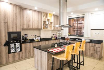 Serviced 2 Bed Apartment with En Suite in Kileleshwa
