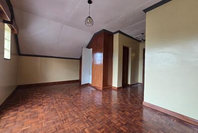 4 Bed House with En Suite in Runda