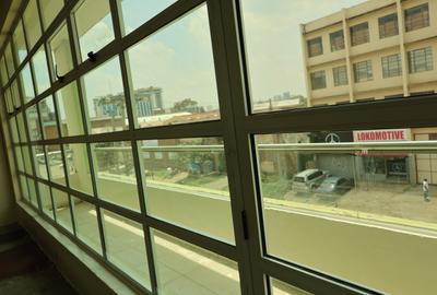 2,400 ft² Commercial Property with Service Charge Included in Industrial Area
