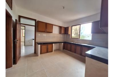 3 Bed Apartment with En Suite in Nyali Area