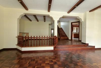 5 Bed Townhouse with En Suite in Lavington