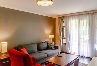 Serviced 1 Bed Apartment with En Suite at Kolobot Drive - 2