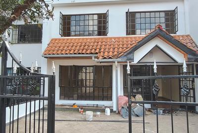 5 Bed Townhouse with En Suite at Brookside