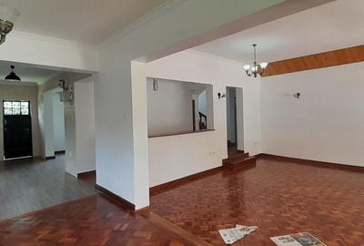 4 Bed Townhouse with En Suite in Karen - 2