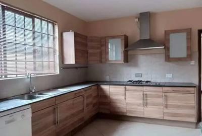 4 Bed Townhouse with En Suite in Karen - 3