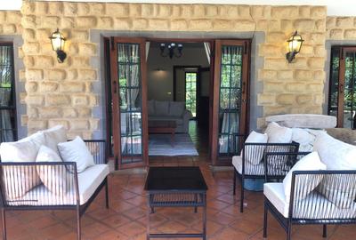 3 Bed Townhouse with En Suite in Ridgeways - 2