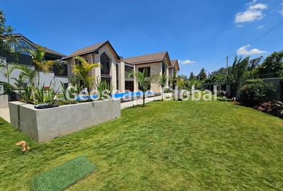 5 Bed House with En Suite in Runda