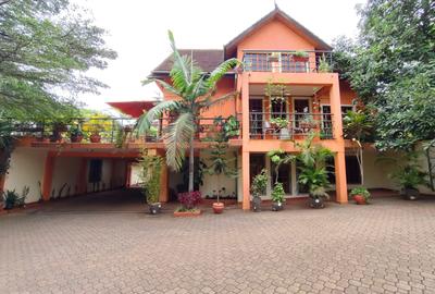 1 Bed House with Swimming Pool in Riverside - 2