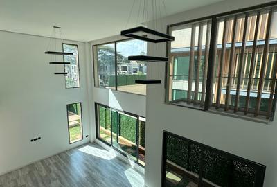 5 Bed Villa with En Suite in Lavington - 3