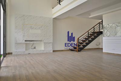 3 Bed Apartment with En Suite in Riverside - 3