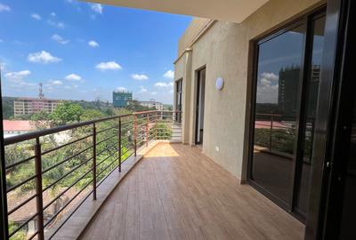 3 Bed Apartment with En Suite at Parklands - 2