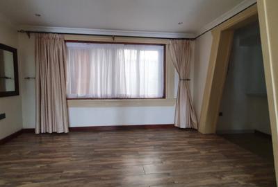 4 Bed House with En Suite at Bogani - 4