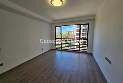 Furnished 3 Bed Apartment with En Suite in Riverside