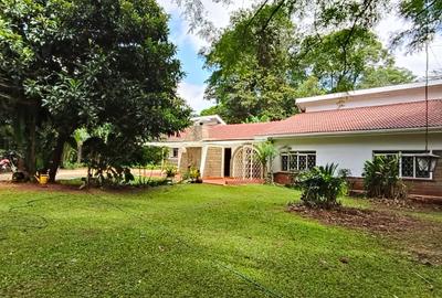4 Bed House with En Suite at Rosslyn - 3