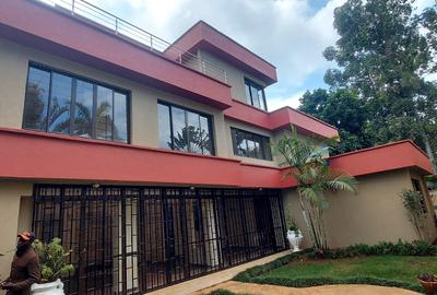 5 Bed Townhouse with En Suite at Lavington