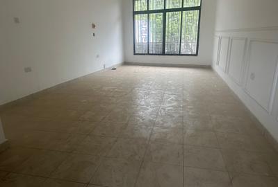 460 ft² Office with Service Charge Included at Links Road