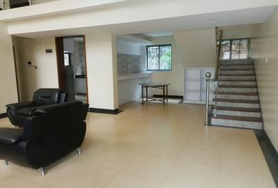 5 Bed Townhouse with En Suite in Lavington