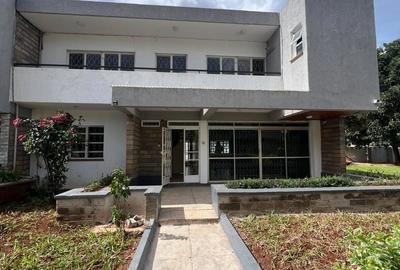 4 Bed Townhouse with En Suite in Westlands Area