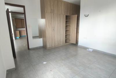 Serviced 3 Bed Apartment with Backup Generator at Parklands - 4
