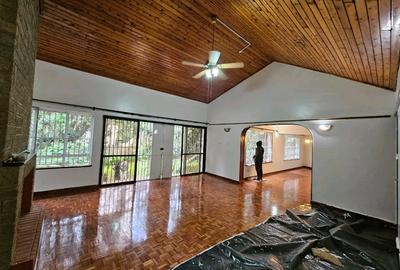 4 Bed House with En Suite in Gigiri