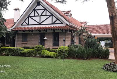 5 Bed House with En Suite in Runda