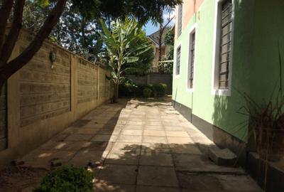 5 Bed Villa with En Suite in Kiambu Road - 4